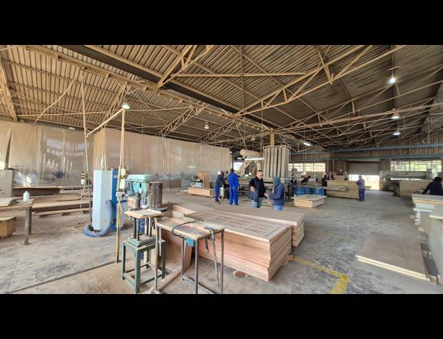 2,500M² FACTORY TO LET IN ANDERBOLT